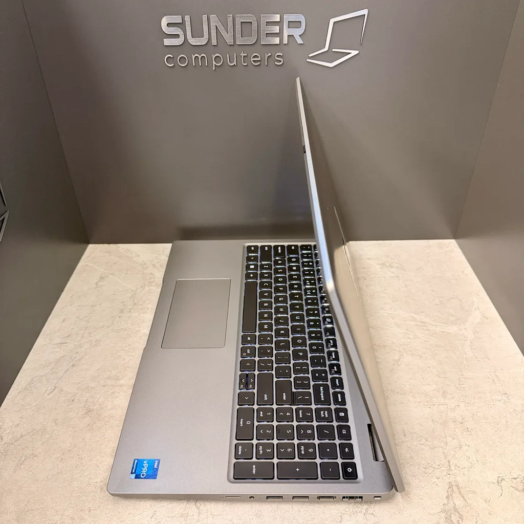 Windowsノート本体 DELL Percision 3581 i7-13700H RTX A1000 Dell Precision 3581 15.6-inch Core i7-13700H 16GB RAM 512GB SSD