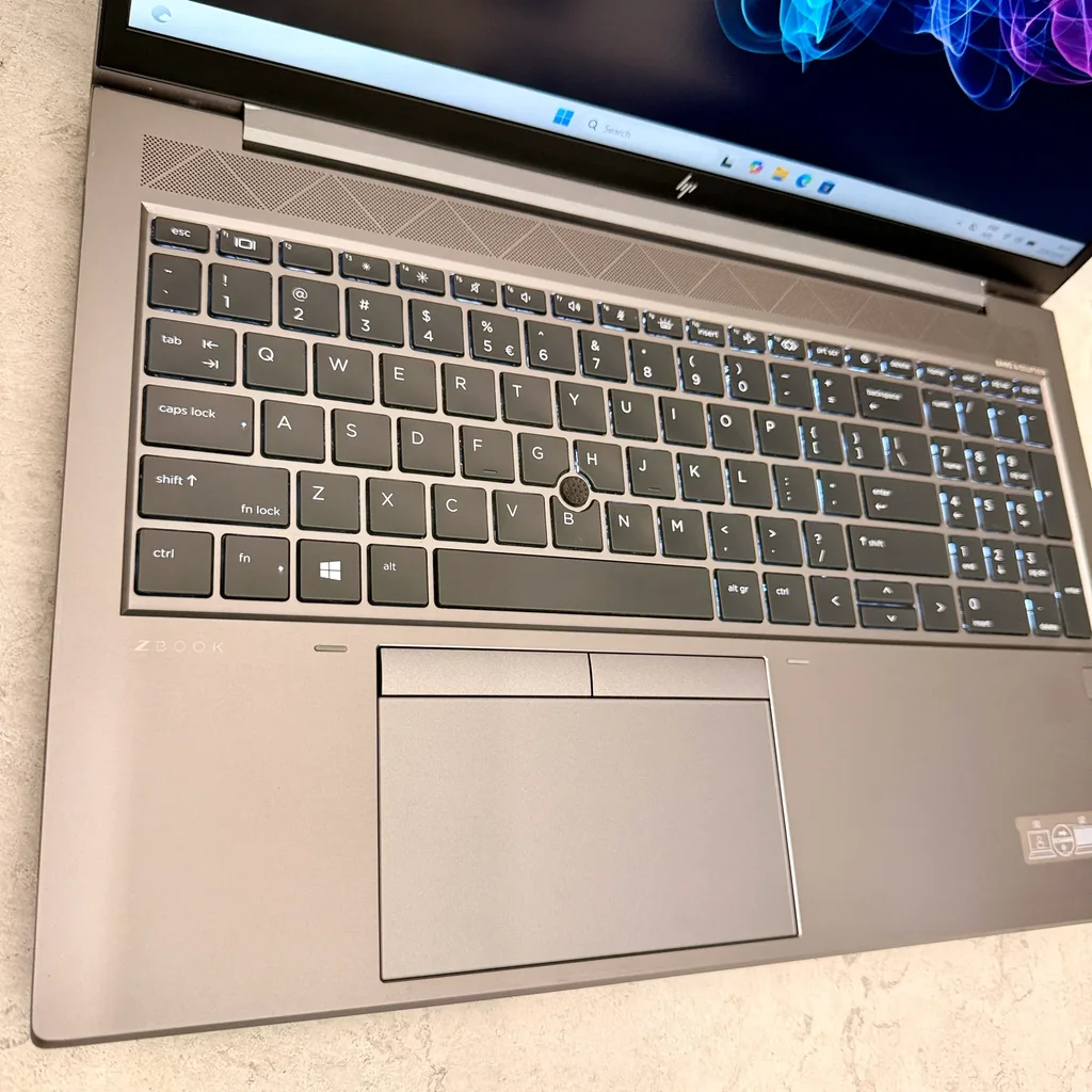 HP ZBook FireFly 15 G8 [i7-1185G7 | 16GB | 512GB SSD | Quadro T500 4GB] thumbnail 2