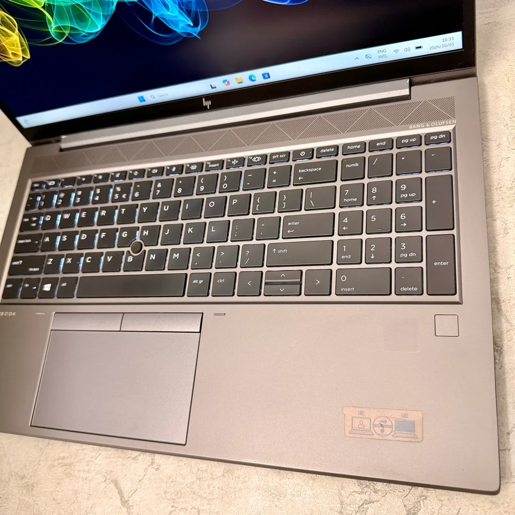 HP ZBook FireFly 15 G8 [i7-1185G7 | 16GB | 512GB SSD | Quadro T500 4GB] thumbnail 3