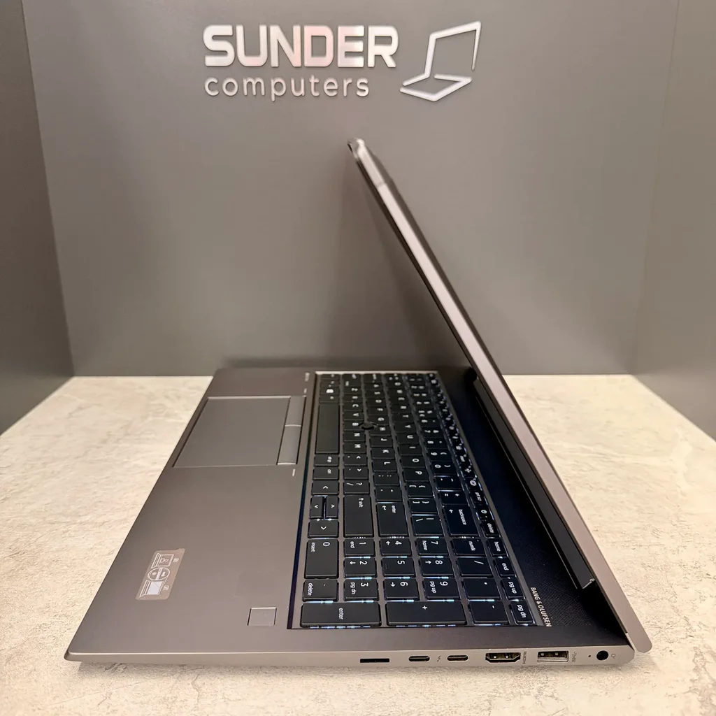 HP ZBook FireFly 15 G8 [i7-1185G7 | 16GB | 512GB SSD | Quadro T500 4GB] thumbnail 6
