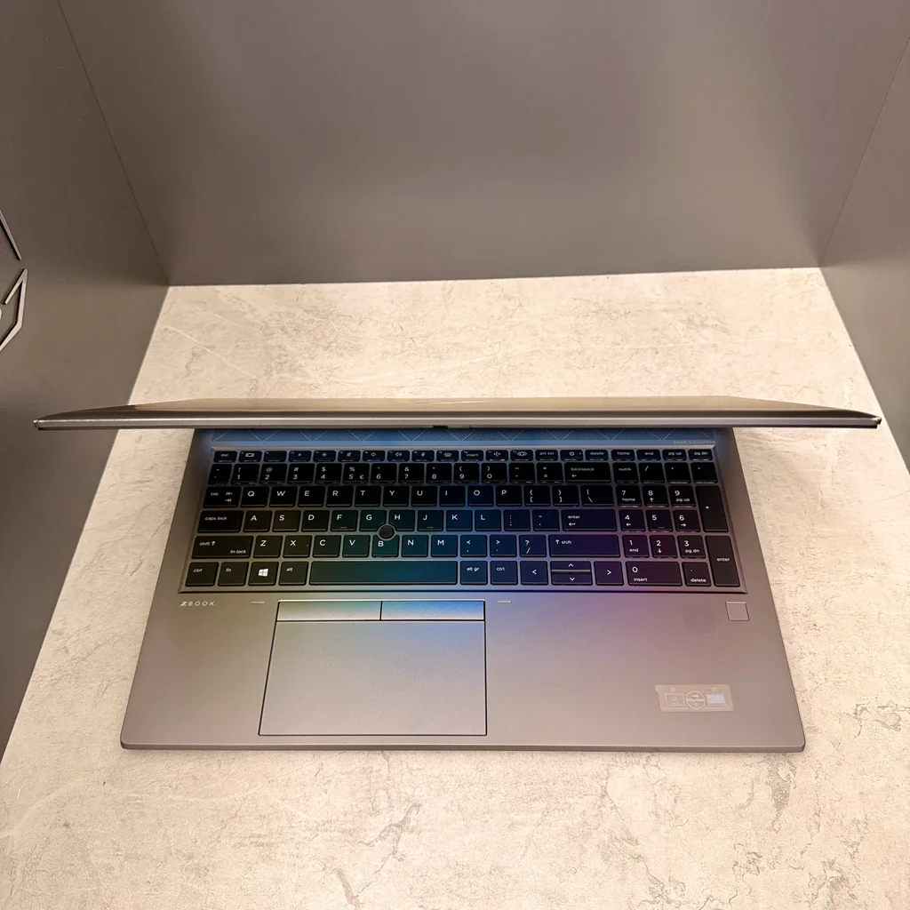 HP ZBook FireFly 15 G8 [i7-1185G7 | 16GB | 512GB SSD | Quadro T500 4GB] thumbnail 8